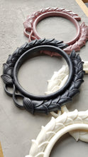 Load image into Gallery viewer, Roman Wreath Resin Applique. Caesar wreath moulding, wall wreath, door wreath, resin onlay
