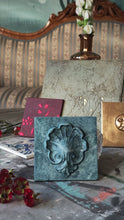 Load image into Gallery viewer, Shell resin moulding, furniture appliques, scrapbooking mouldings, decorative shell, sea decor, shell onlay, sea shell molding
