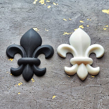 Load image into Gallery viewer, Heraldic lily resin overlay 3.5x2.9x0.4in(9x7.3x1cm)  furniture appliques, medieval decor, Fleur de lys embellishment onlay
