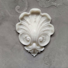 Load image into Gallery viewer, Shell resin moulding, furniture appliques, scrapbooking mouldings, decorative shell, sea decor, shell onlay, sea shell molding
